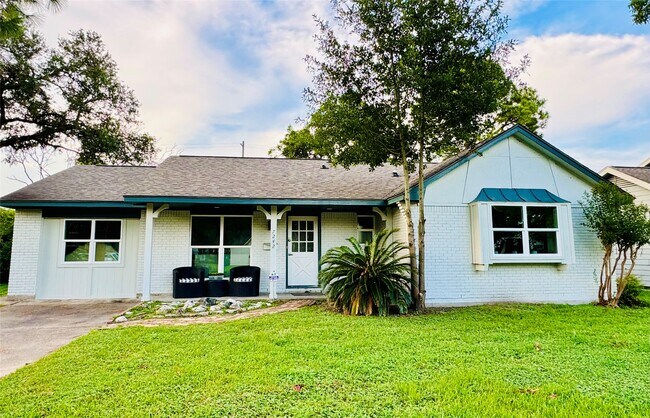 7242 Neff St in Houston, TX - Building Photo - Building Photo