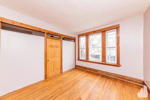 3316 W Armitage Ave, Unit 2 in Chicago, IL - Building Photo