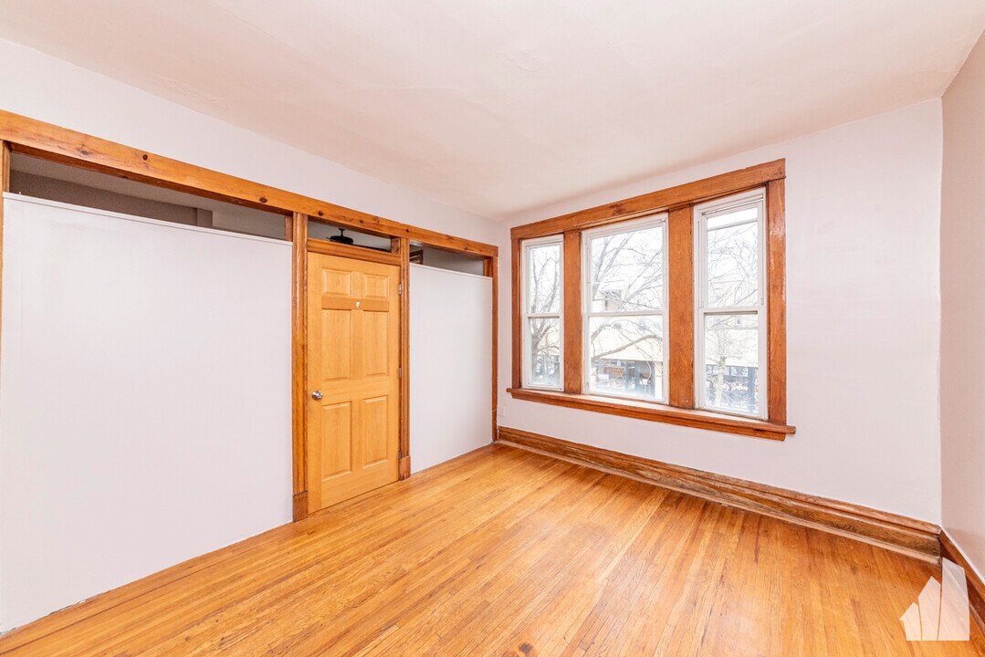 3316 W Armitage Ave, Unit 2 in Chicago, IL - Building Photo