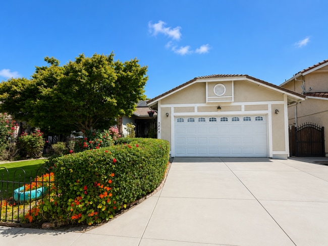 3243 Cade Dr