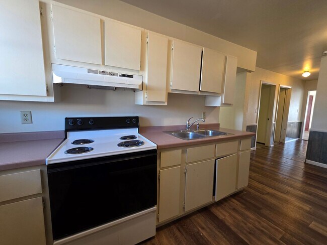 1952 Roosevelt Ave in Two Rivers, WI - Building Photo - Building Photo