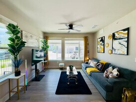 12208 Tech Ridge Blvd, Unit SI FL1-ID1490132P in Austin, TX - Building Photo