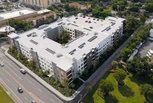 Aspire on 10th in Sarasota, FL - Building Photo