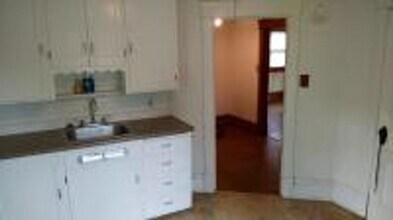 603 Iowa St in Cedar Falls, IA - Building Photo - Building Photo