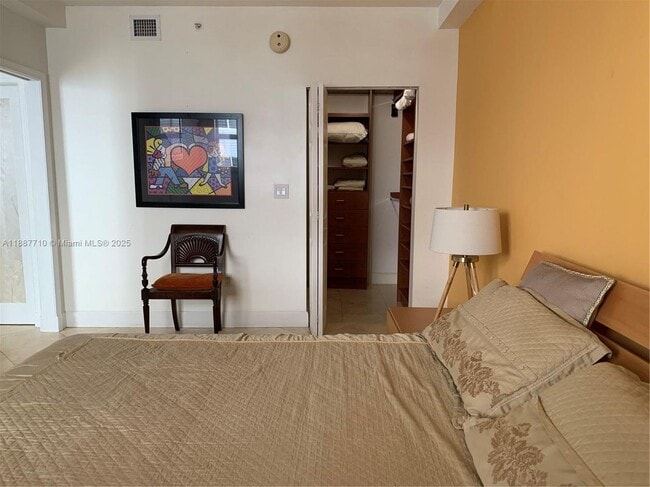 185 SE 14th Terrace in Miami, FL - Building Photo - Building Photo
