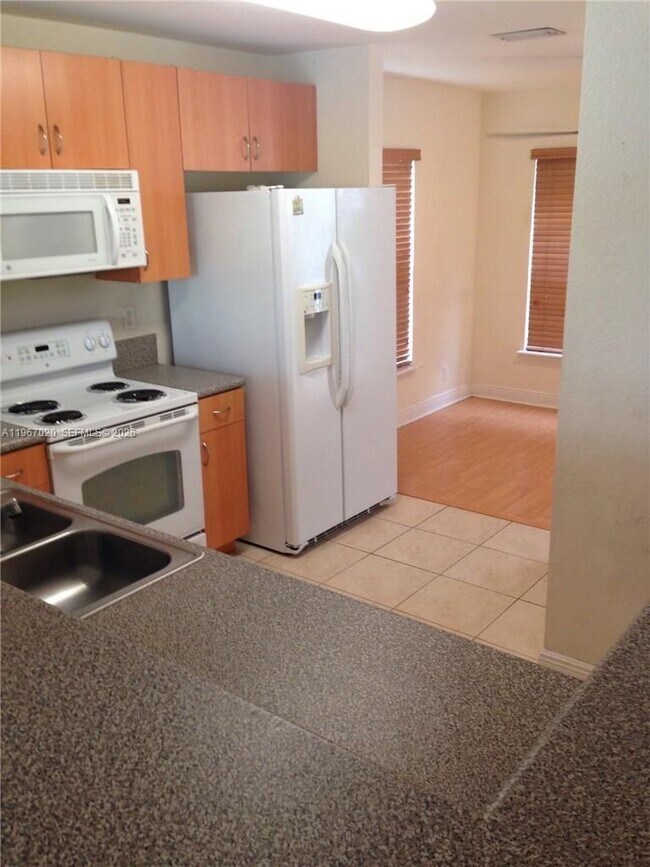 10025 SW 24th Ct in Miramar, FL - Building Photo - Building Photo