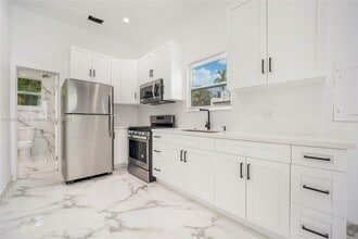 2512 SW 14th St in Miami, FL - Building Photo - Building Photo