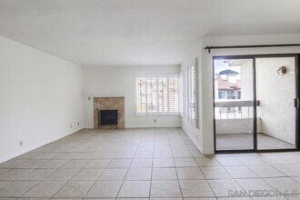 6737 Friars Rd in San Diego, CA - Foto de edificio - Building Photo