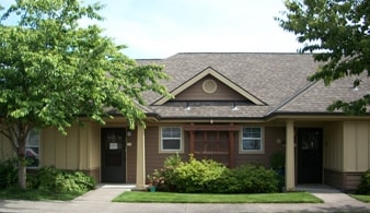 Columbia Park Apartments in Rainier, OR - Foto de edificio