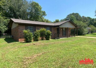 5870 Jackson Dr in Horn Lake, MS - Building Photo - Building Photo
