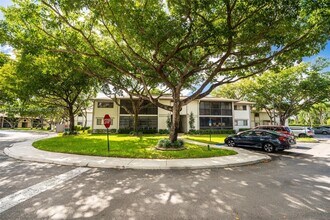10869 W Clairmont Cir in Tamarac, FL - Building Photo - Building Photo