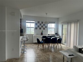 8999 NW 107th Ct in Doral, FL - Building Photo - Building Photo