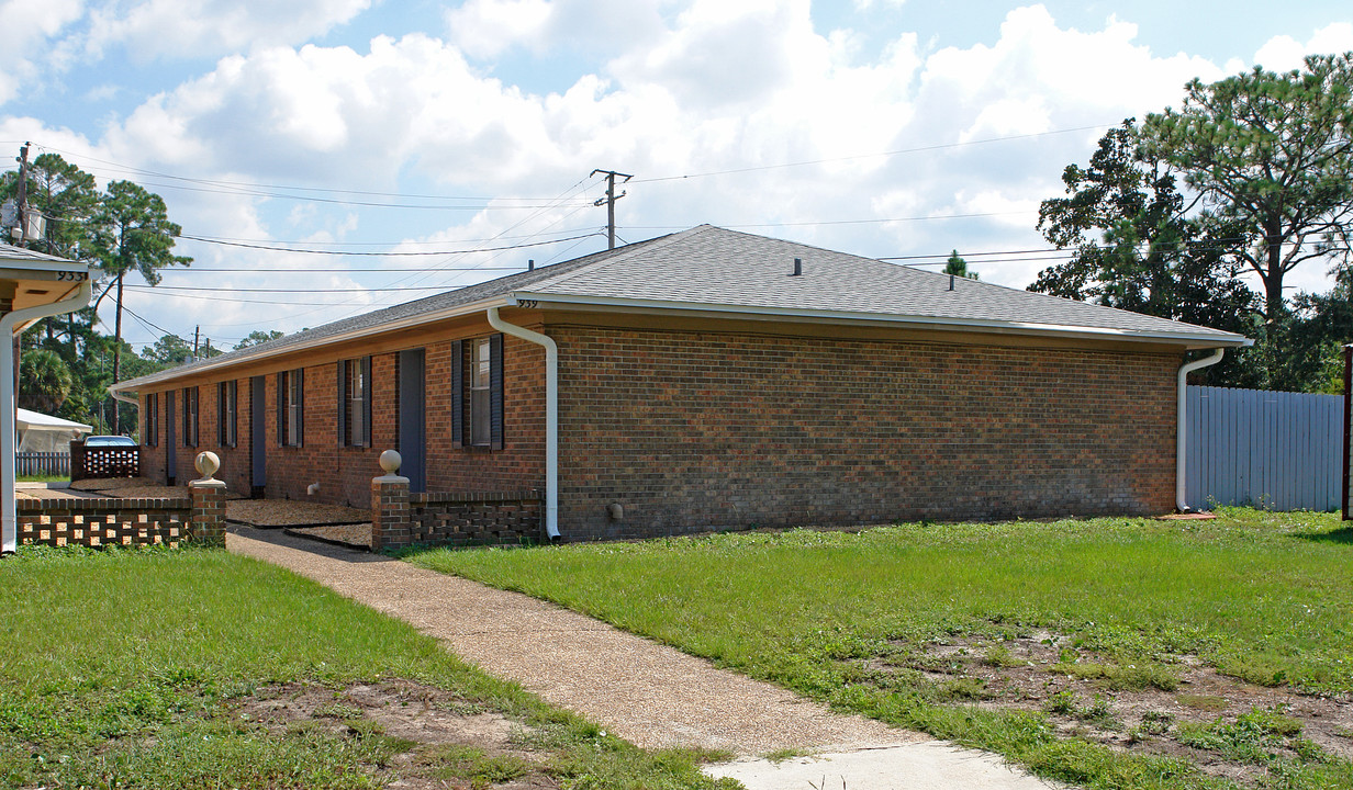 933-935 Florida Ave in Lynn Haven, FL - Building Photo