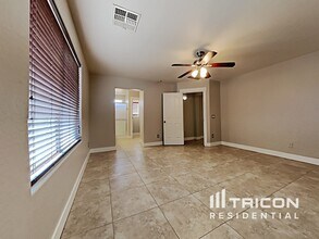 32763 N Quarry Hills Dr in San Tan Valley, AZ - Building Photo - Building Photo