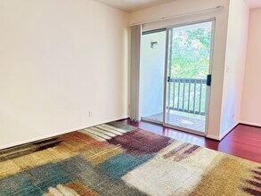 1243 Cedars Ct in Charlottesville, VA - Building Photo - Building Photo