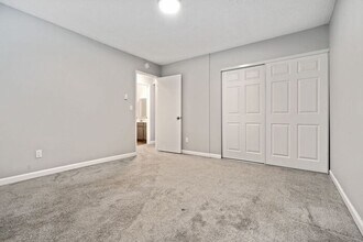 8332 SW 21st Ave in Portland, OR - Building Photo - Building Photo