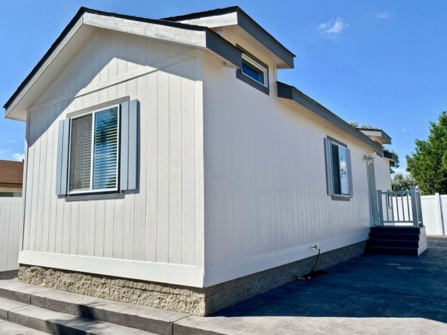 7697 Torrem St in La Mesa, CA - Building Photo - Building Photo