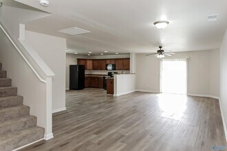 120 Darrow Creek Dr in Owens Cross Roads, AL - Building Photo - Building Photo