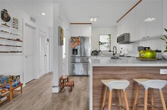 8900 Washington St, Unit 320 in Pembroke Pines, FL - Foto de edificio - Building Photo