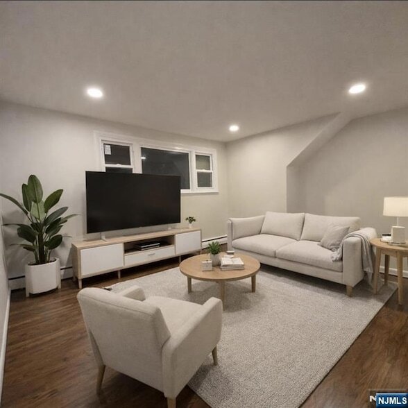 73 Hillcrest Ave in Woodland Park, NJ - Building Photo