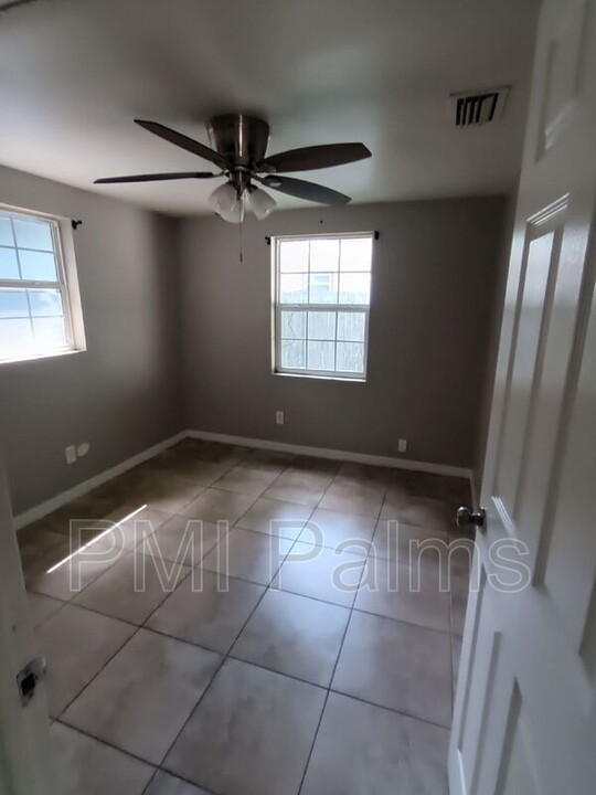 2406 S 69th St in Tampa, FL - Building Photo