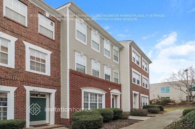 2011 Kegsworth Dr in Charlotte, NC - Foto de edificio - Building Photo