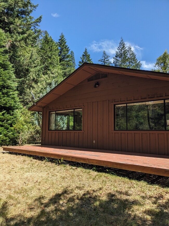 property at 4499 Agness Rd
