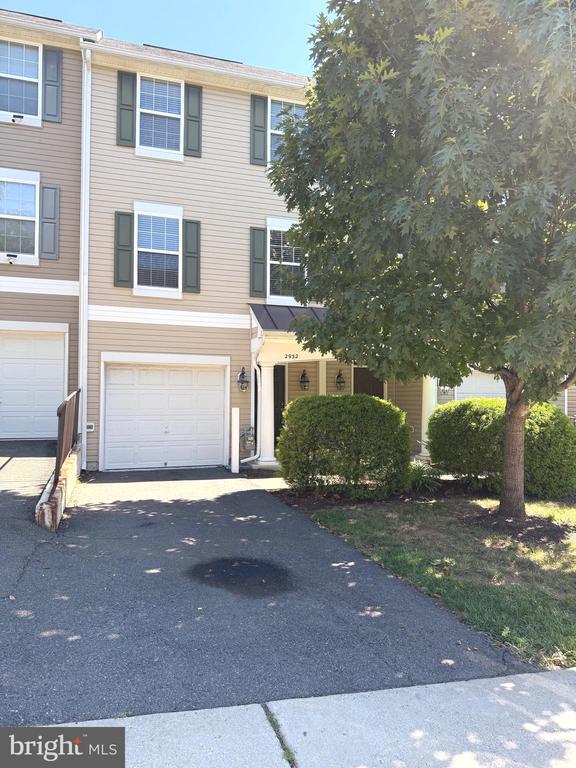 property at 2932 Truffle Oak Place