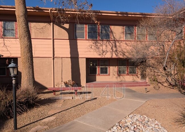 1405 San Carlos Rd SW in Albuquerque, NM - Foto de edificio - Building Photo