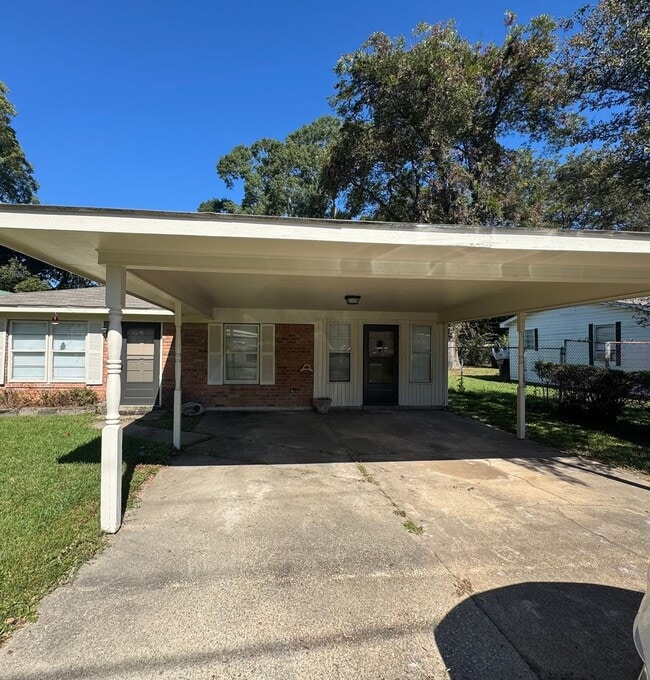 property at 609 S 16th St