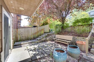 130 25th Ave E in Seattle, WA - Building Photo - Building Photo