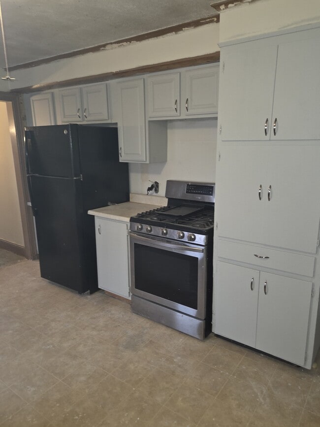 155 Thomas St in Woonsocket, RI - Building Photo - Building Photo