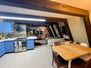 4945 Gilliam Dr in Bellingham, WA - Building Photo - Building Photo