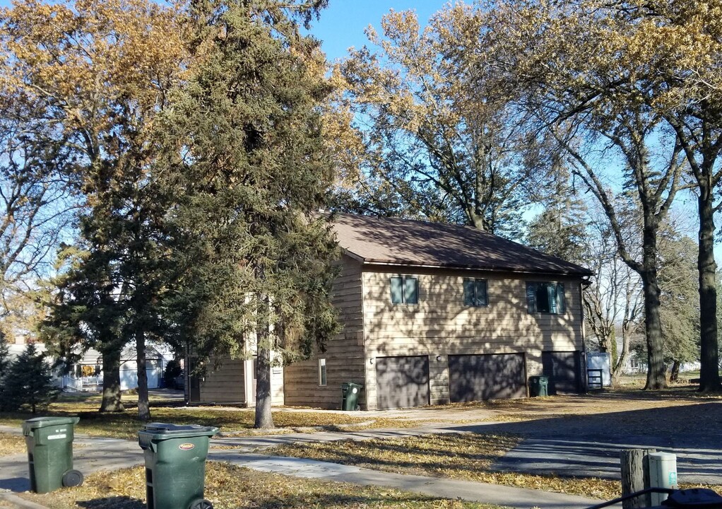 1705 Kimball Ave in Waterloo, IA - Building Photo