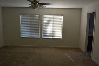 3612 N Vickie Ct in Visalia, CA - Building Photo - Building Photo