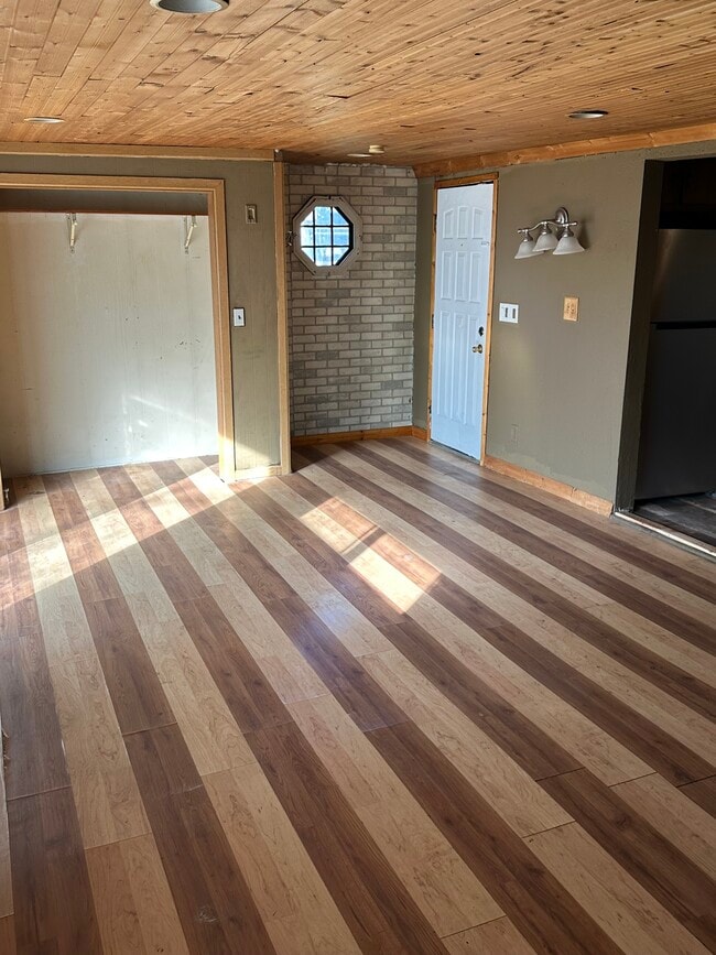 951 William St in Menasha, WI - Building Photo - Building Photo