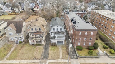 180 Elm St in West Haven, CT - Building Photo - Building Photo