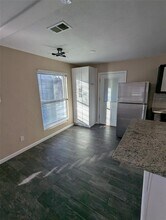 5807 Cherry Park in Austin, TX - Foto de edificio - Building Photo