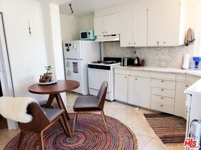 5916 Annan Way in Los Angeles, CA - Building Photo - Building Photo