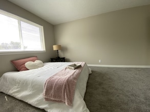 1005 Hickory Hill Ln in Nashville, TN - Foto de edificio - Building Photo