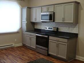 1064 Lincoln St in Dickson City, PA - Building Photo - Building Photo