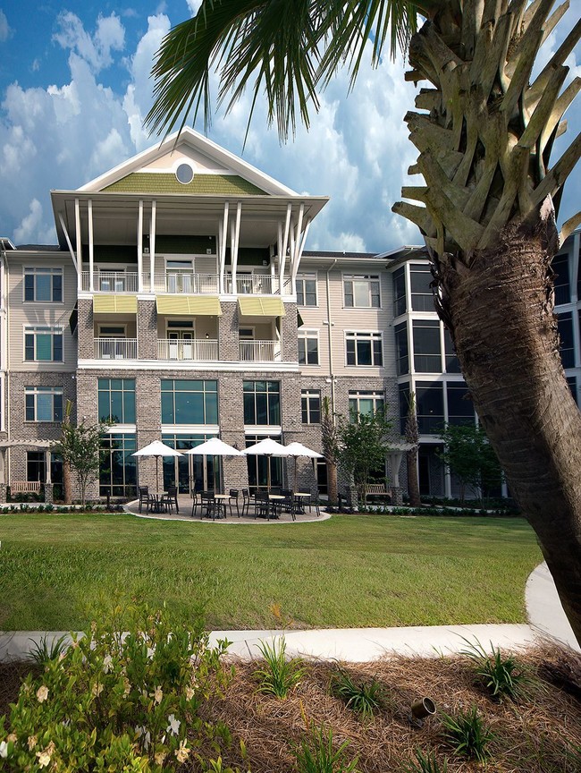 WaterWalk at Shelter Cove Towne Centre in Hilton Head Island, SC - Building Photo - Building Photo