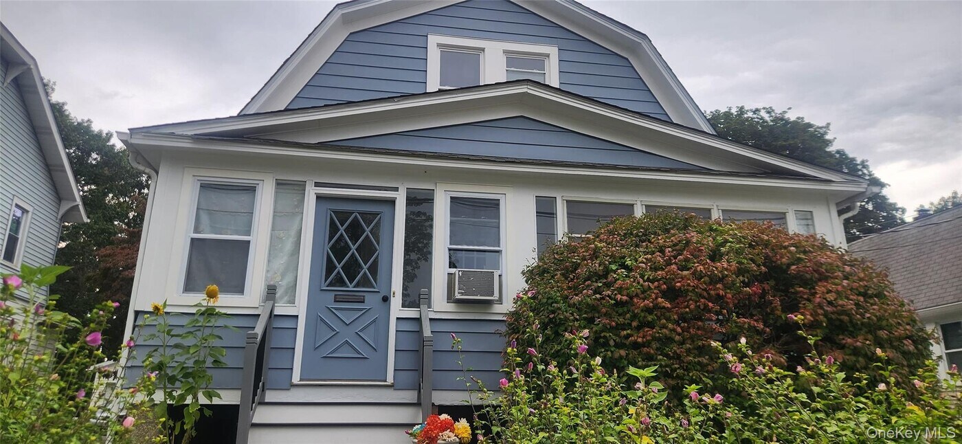 124 Corlies Ave in Poughkeepsie, NY - Building Photo