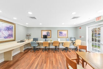 Victoria Park at Edgewater in Edgewater, MD - Foto de edificio - Floor Plan