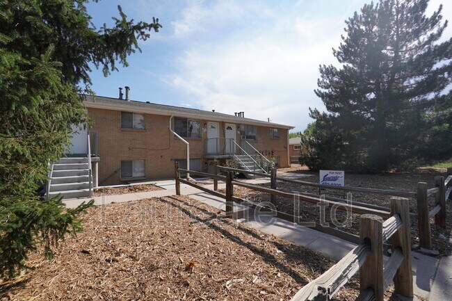 property at 5550 W 3rd Pl