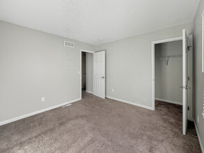 2613 Crisnic Ct in Covington, KY - Building Photo - Building Photo