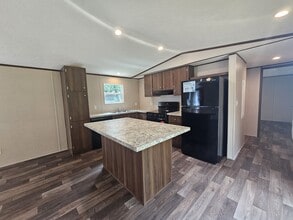 1135 Hendricks Lake Rd in Shelby, NC - Building Photo - Building Photo