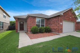 3924 Cane River Rd in Fort Worth, TX - Foto de edificio - Building Photo