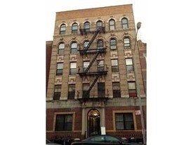 250 N 6th St in Brooklyn, NY - Building Photo