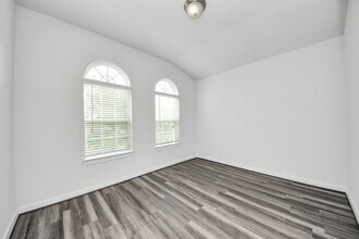 8815 Arch Rock Dr in Cypress, TX - Building Photo - Building Photo